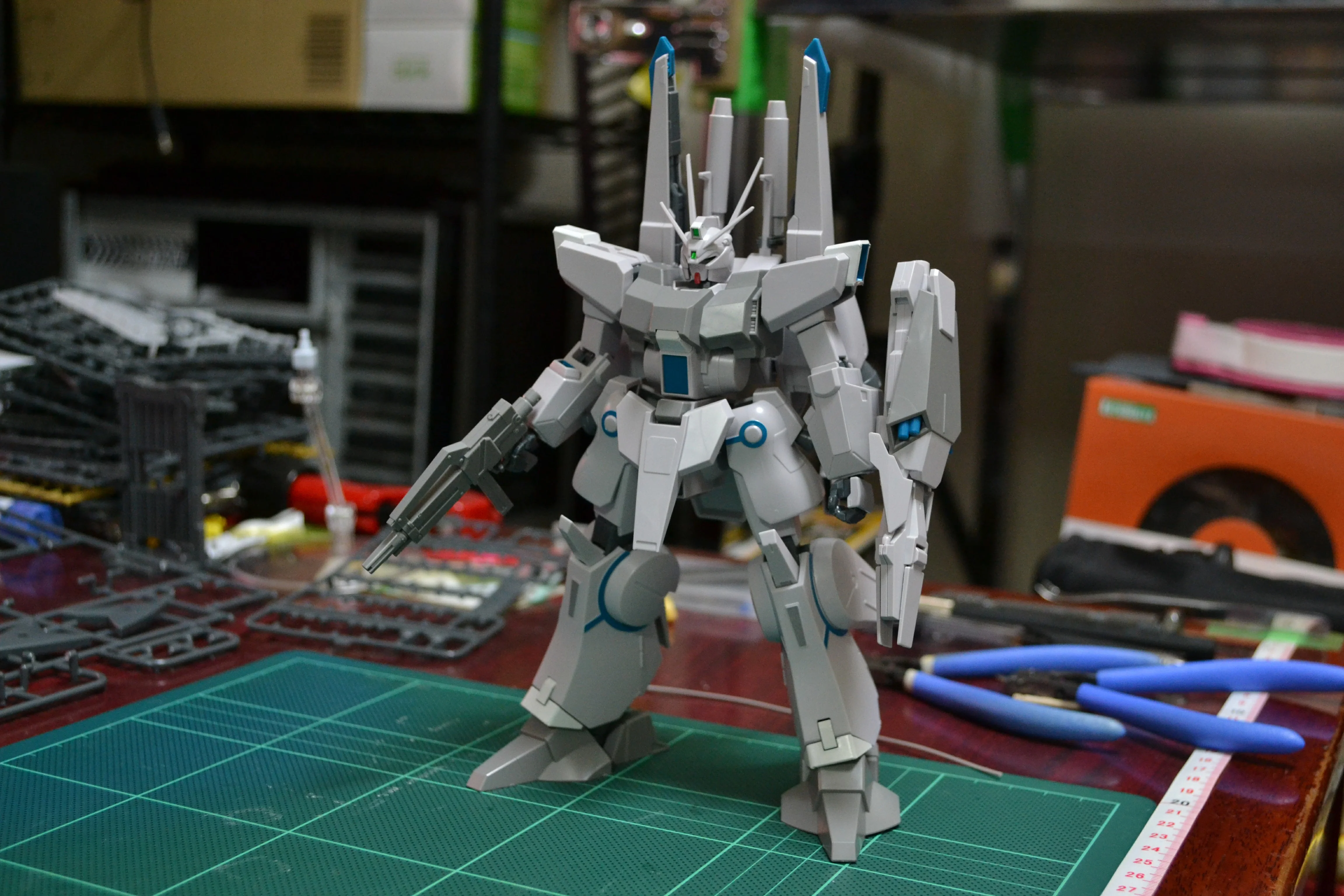 Bandai HGUC #170 1/144 ARX-014 Silver Bullet Model Kit - Image 6