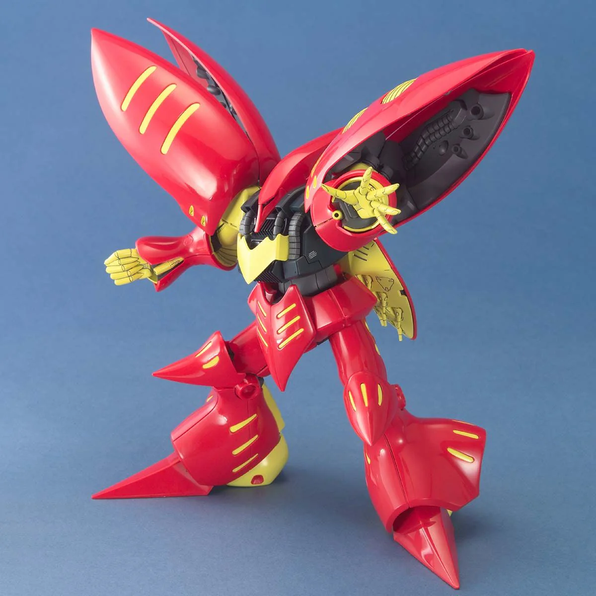 Bandai MG 1/100 AMX-004-3 Qubeley MK-II (PLE Two) Model Kit - Image 4