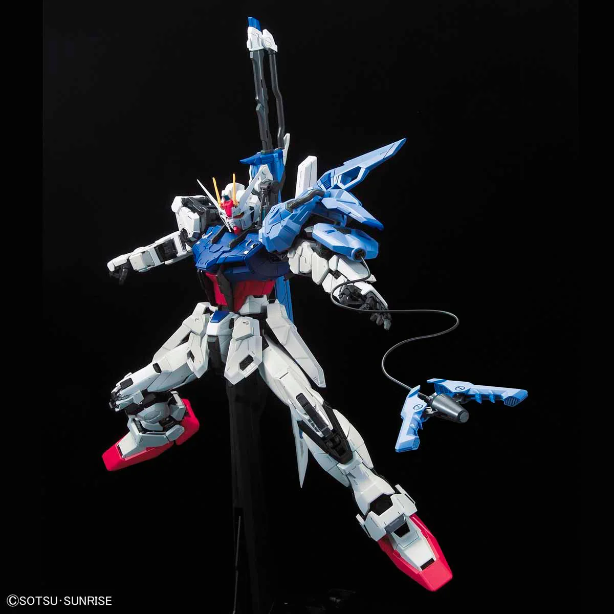 Bandai PG 1/60 GAT-X105+AQM/E-YM1 Perfect Strike Gundam Model Kit - Image 11