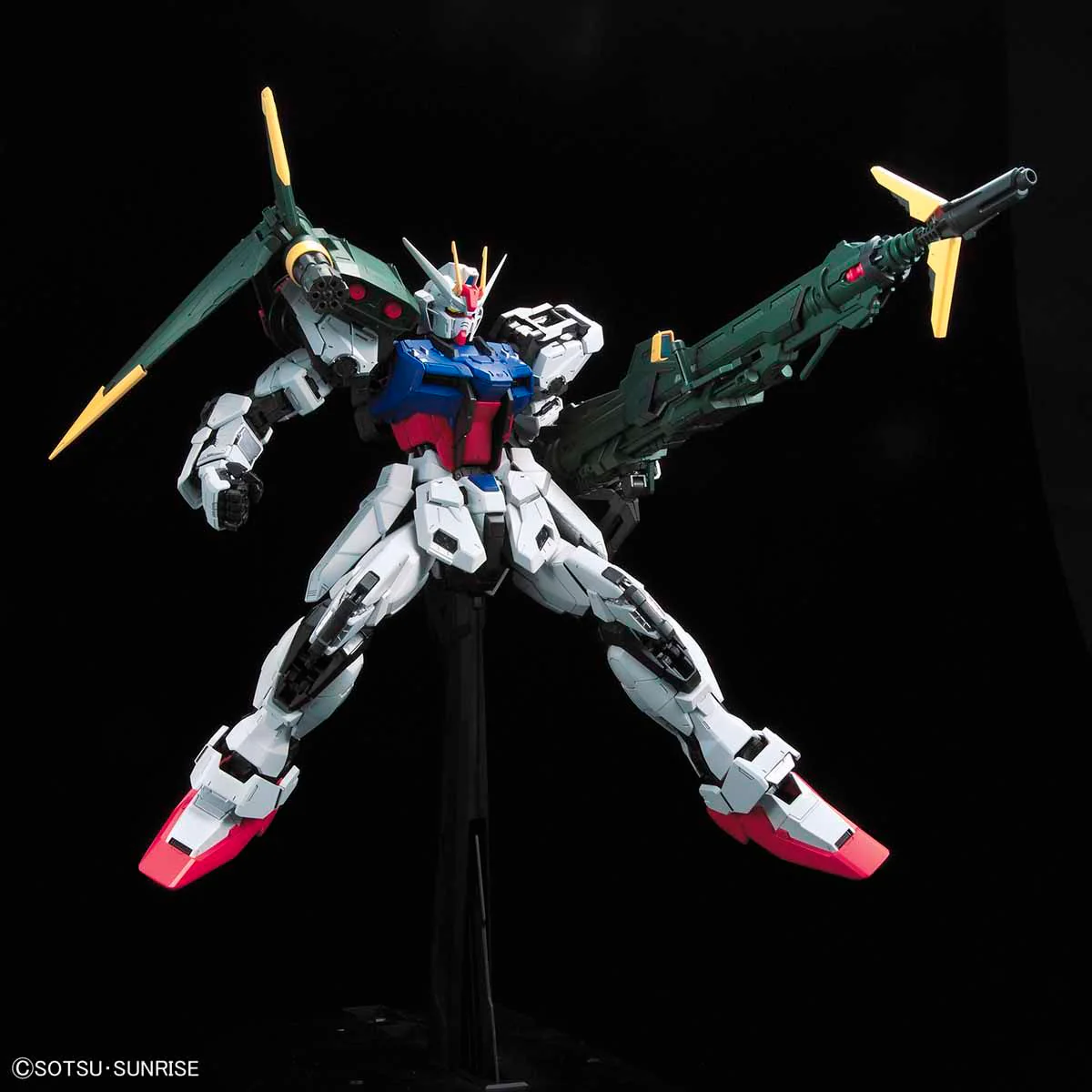 Bandai PG 1/60 GAT-X105+AQM/E-YM1 Perfect Strike Gundam Model Kit - Image 7