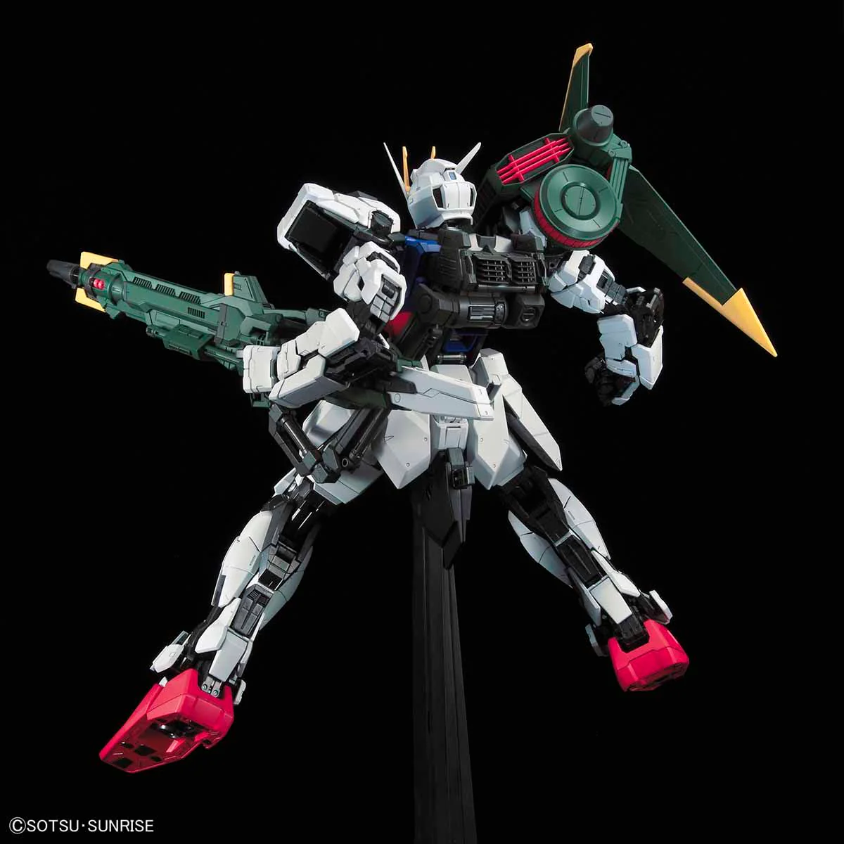 Bandai PG 1/60 GAT-X105+AQM/E-YM1 Perfect Strike Gundam Model Kit - Image 8