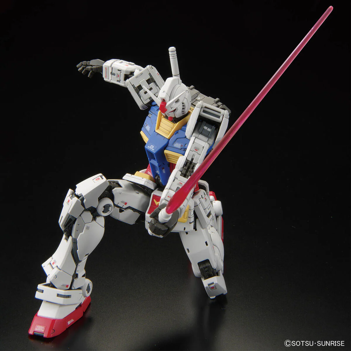 Bandai RG #40 1/144 RX-78-2 Gundam Ver 2.0 Model Kit - Image 6